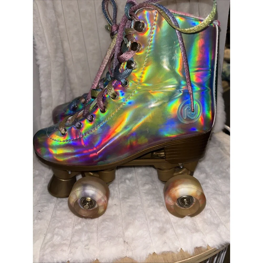 JajaHoho Holographic Roller Skates Quad Wheels Champagne Gold Youth Kids Size 4
